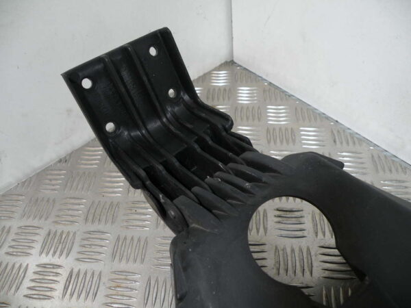 Carénage cache moteur sous selle  APRILIA SCARABEO 125 4t -2003-