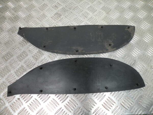 Tapis de marche pied APRILIA SCARABEO 125 4t -2003-