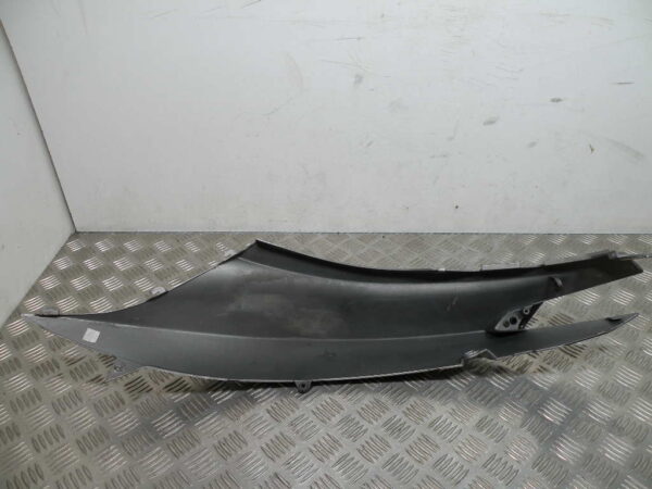 Carénage coque arrière gauche PIAGGIO MP3 YOURBAN 125 4t -2011-