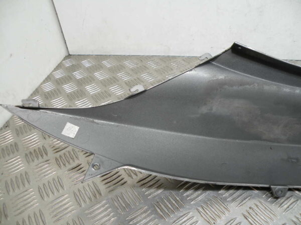 Carénage coque arrière gauche PIAGGIO MP3 YOURBAN 125 4t -2011-