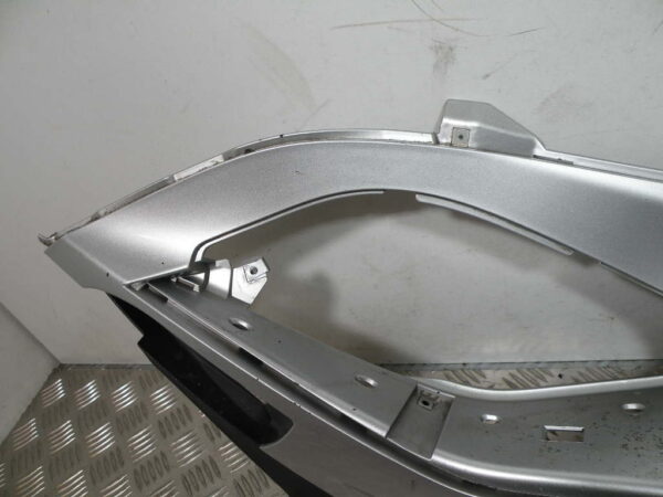 Marche pied droit PIAGGIO MP3 YOURBAN 125 4t -2011-