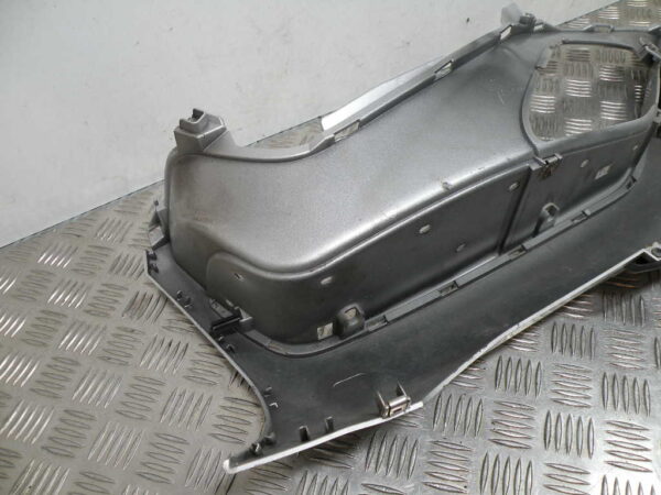 Marche pied droit PIAGGIO MP3 YOURBAN 125 4t -2011-