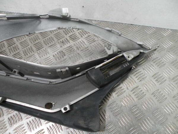 Marche pied droit PIAGGIO MP3 YOURBAN 125 4t -2011-