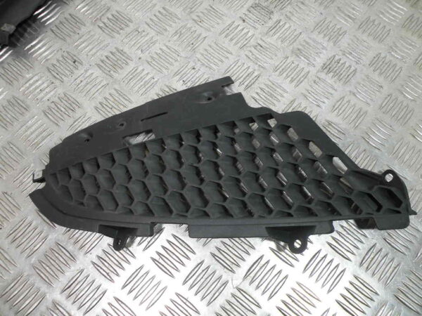 Grille de radiateur PIAGGIO MP3 YOURBAN 125 4t -2011-
