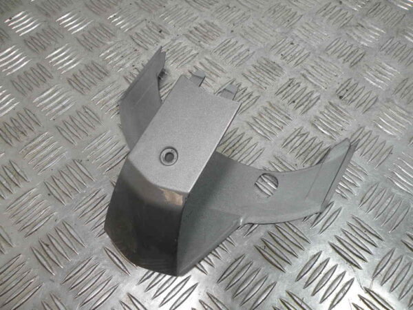 Jonction de carénage arrière PIAGGIO MP3 YOURBAN 125 4t -2011-