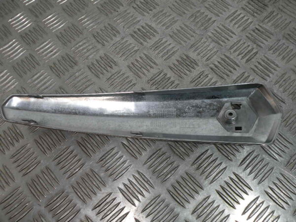 Baguette d’habillage avant  PIAGGIO MP3 YOURBAN 125 4t -2011-