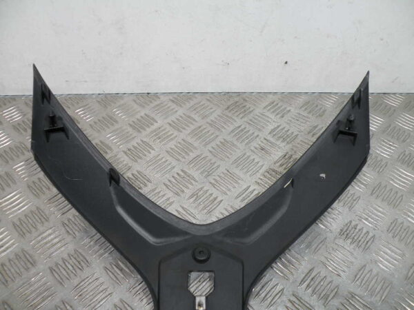 Jonction de carénage avant PIAGGIO MP3 YOURBAN 125 4t -2011-