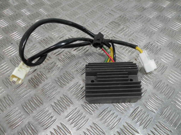Régulateur tension PIAGGIO MP3 YOURBAN 125 4t -2011-