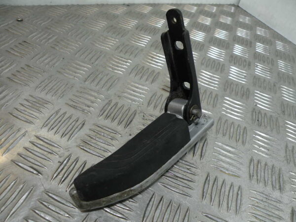 Repose pieds arrière PIAGGIO MP3 YOURBAN 125 4t -2011-