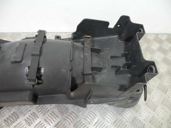 Passage de roue arrière YAMAHA XJ6 DIVERSION 600 4t -1998-