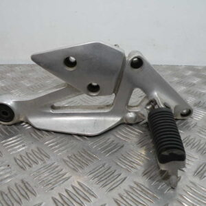 Platine repose-pied droit YAMAHA XJ6 DIVERSION 600 4t -1998-