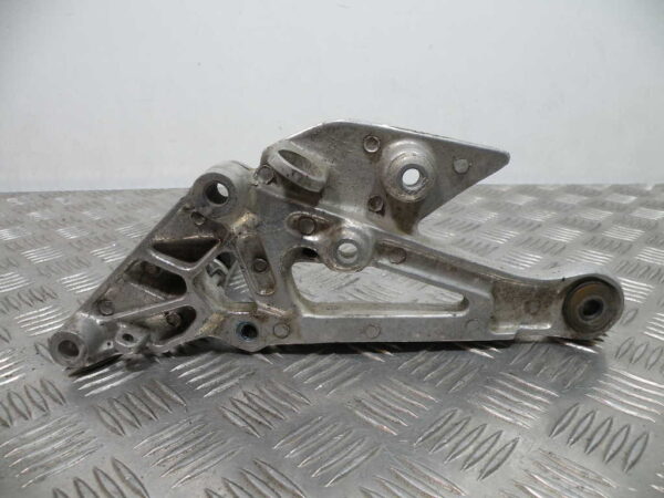 Platine repose-pied droit YAMAHA XJ6 DIVERSION 600 4t -1998-
