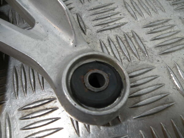 Platine repose-pied droit YAMAHA XJ6 DIVERSION 600 4t -1998-