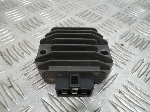 Régulateur de tension YAMAHA XJ6 DIVERSION 600 4t -1998-