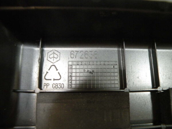 Carénage trappe batterie BEVERLY 350 4t -2013-