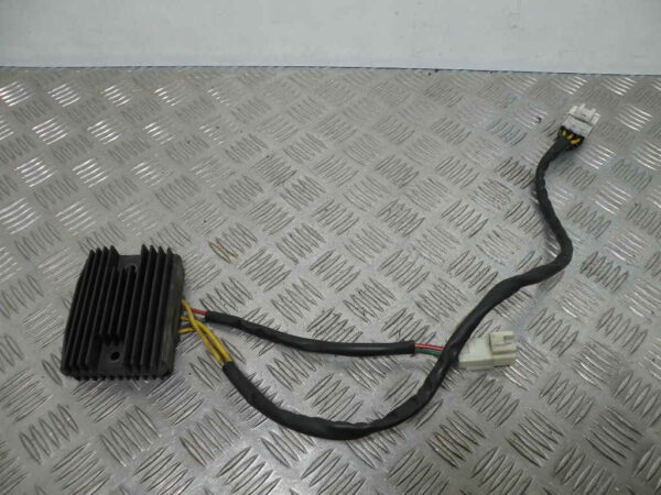 Régulateur de tension BEVERLY 350 4t -2013-