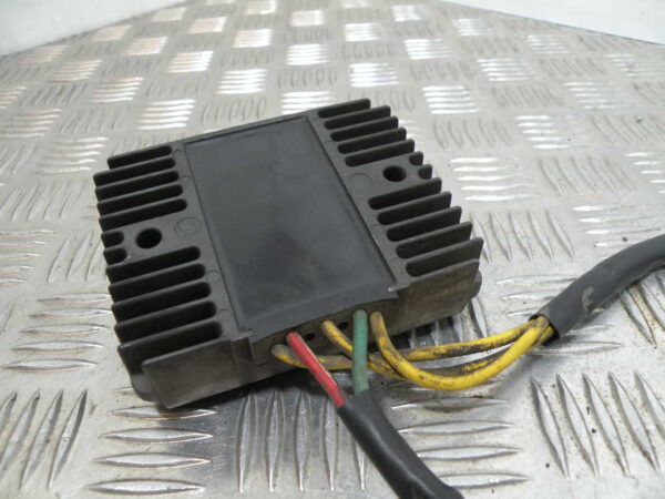 Régulateur de tension BEVERLY 350 4t -2013-