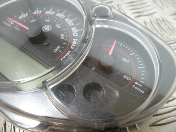Compteur (51 615 km) BEVERLY 350 4t -2013-