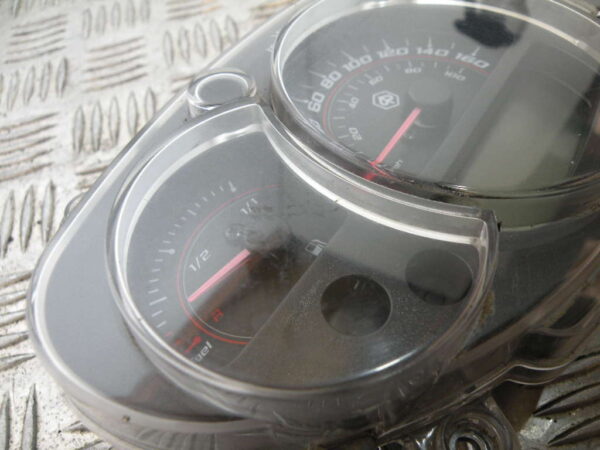 Compteur (51 615 km) BEVERLY 350 4t -2013-
