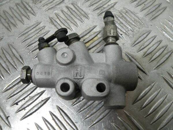 Répartiteur de frein avant PIAGGIO MP3 400 4t -2010-
