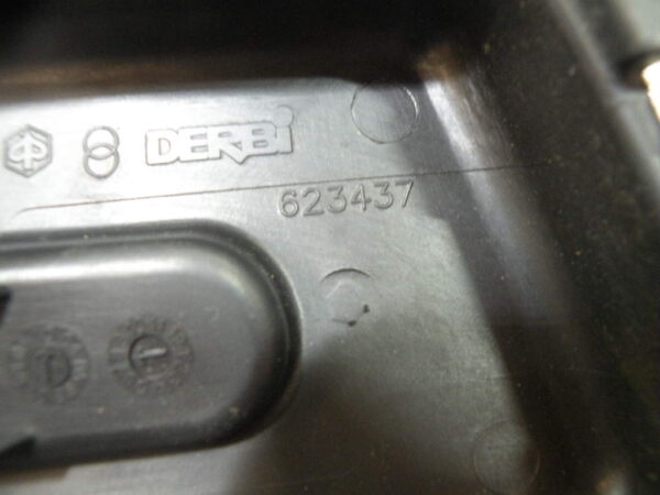 Cache batterie PIAGGIO FLY 50 2t -2012-