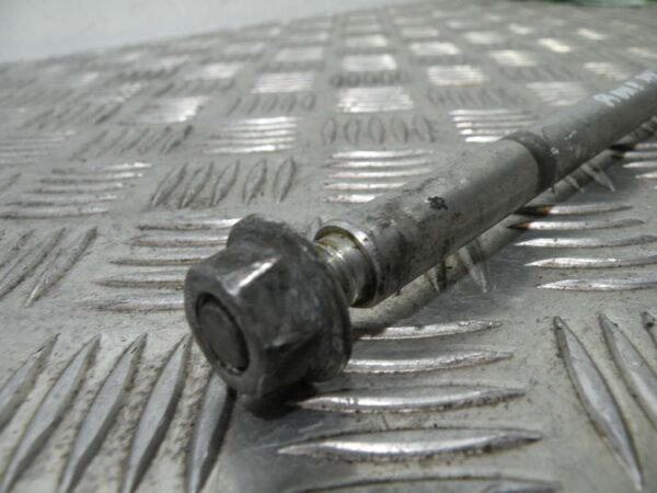 Axe de roue avant PIAGGIO FLY 50 2t -2012-