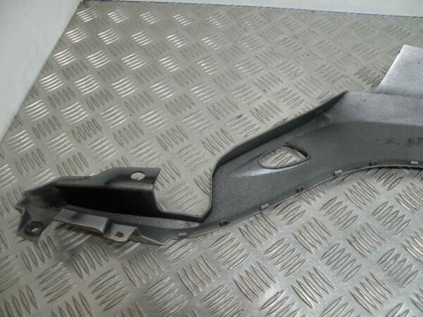 Sabot bas de caisse droit YAMAHA TRICITY 125 4t -2016-