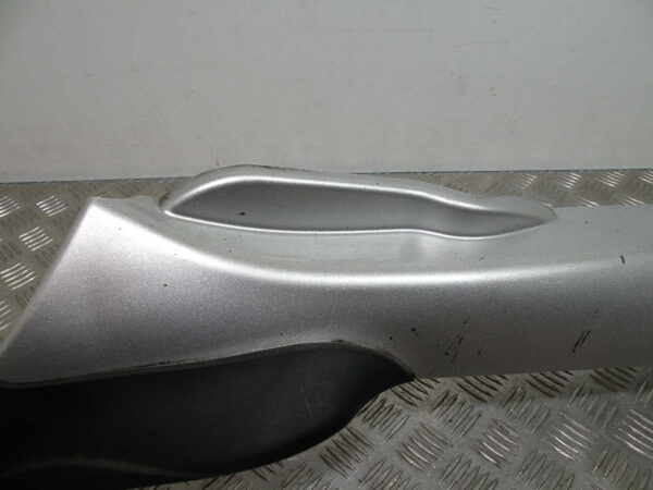 Sabot bas de caisse gauche GILERA  FUOCO 500 4t -2010-