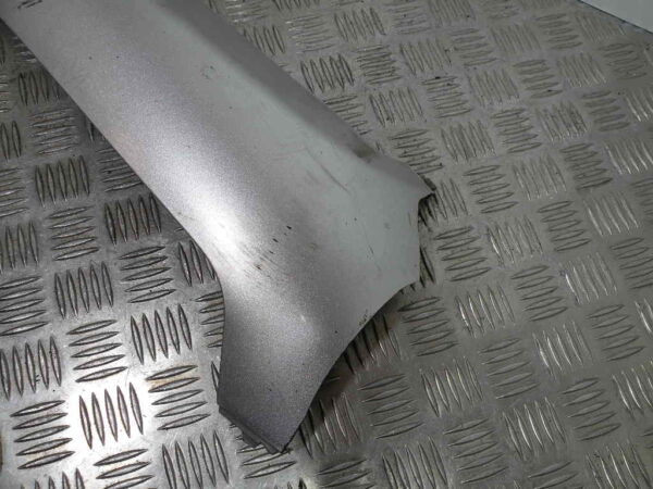 Sabot bas de caisse gauche GILERA  FUOCO 500 4t -2010-