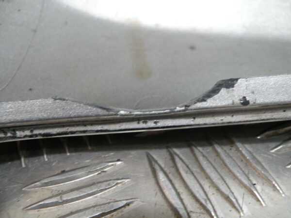 Sabot bas de caisse gauche GILERA  FUOCO 500 4t -2010-