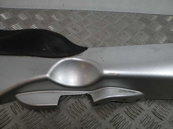 Sabot bas de caisse droit GILERA  FUOCO 500 4t -2010-