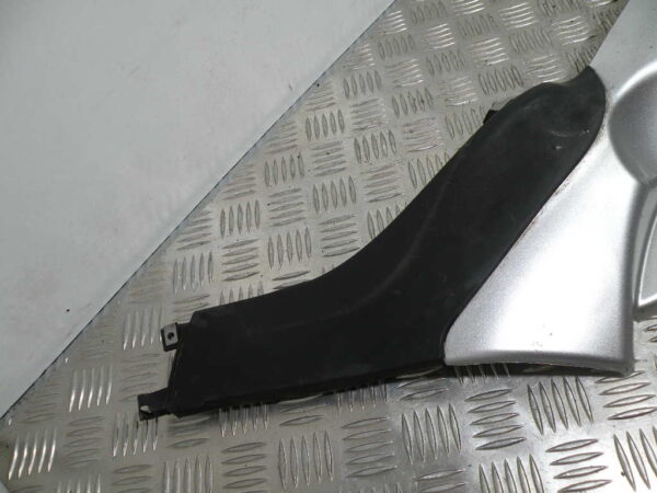 Sabot bas de caisse droit GILERA  FUOCO 500 4t -2010-