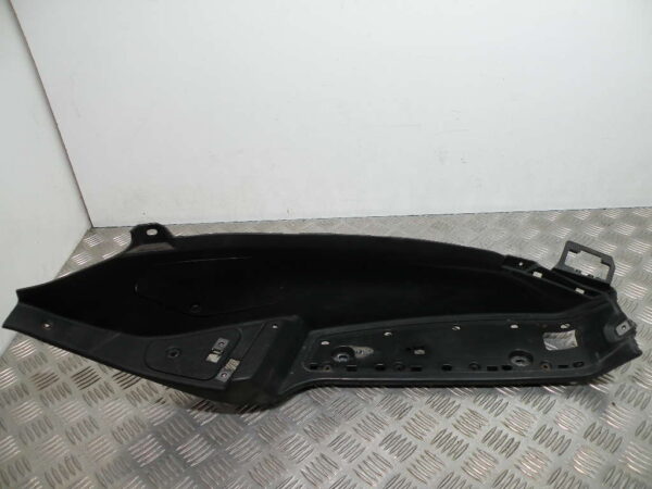 Marche pied droit GILERA  FUOCO 500 4t -2010-