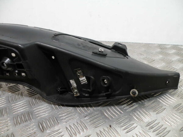 Marche pied droit GILERA  FUOCO 500 4t -2010-