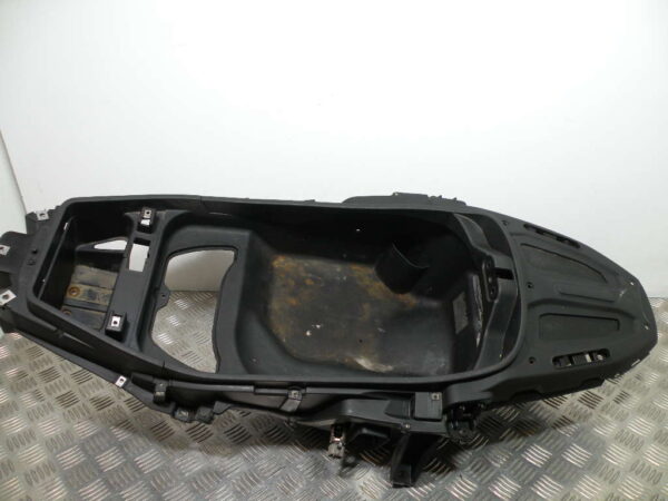 Coffre sous selle GILERA  FUOCO 500 4t -2010-