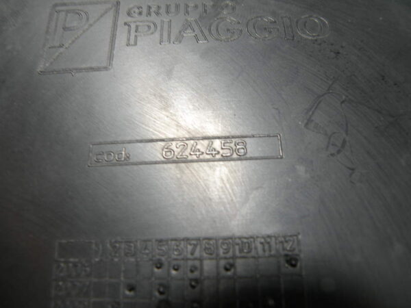 Carénage cache tablier GILERA  FUOCO 500 4t -2010-