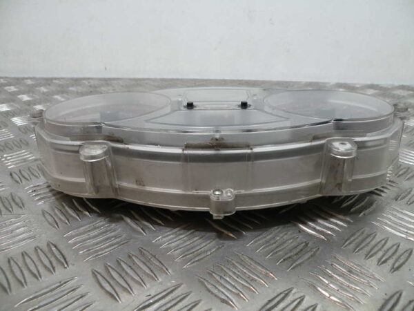 Compteur (74 614 km) GILERA  FUOCO 500 4t -2010-