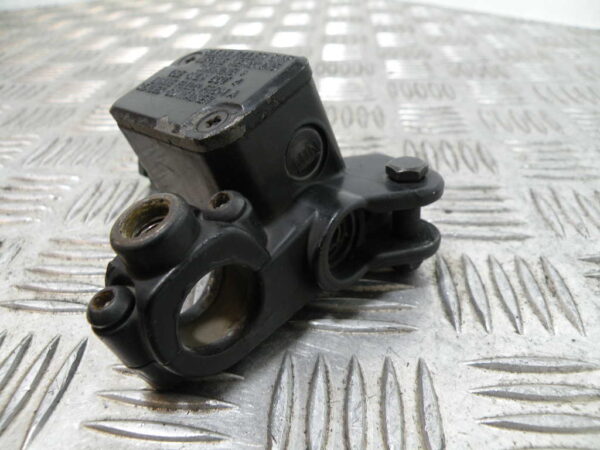 Maître cylindre de frein avant GILERA  FUOCO 500 4t -2010-