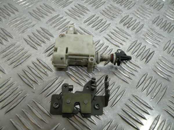 Mécanisme et serrure de coffre GILERA  FUOCO 500 4t -2010-