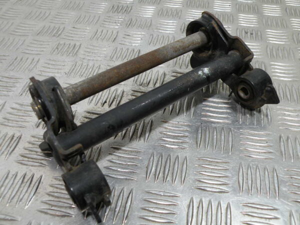 Support moteur  YAMAHA MAJESTY 125 4t -2003-