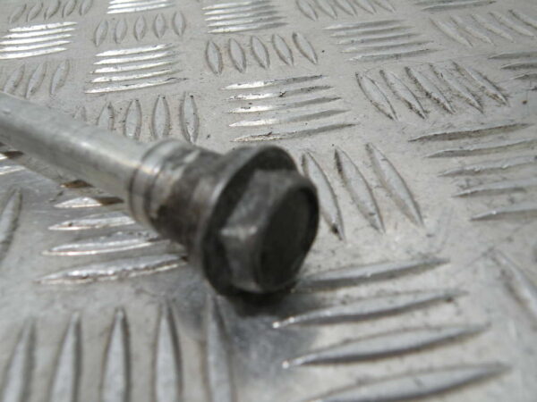 Axe de roue avant YAMAHA MAJESTY 125 4t -2003-