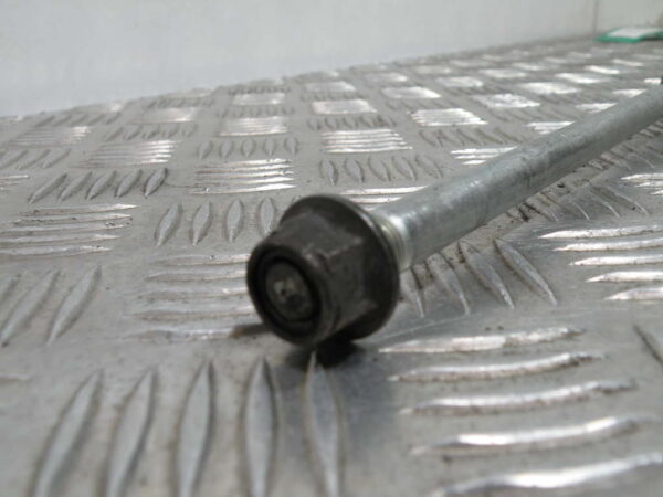Axe de roue avant YAMAHA MAJESTY 125 4t -2003-