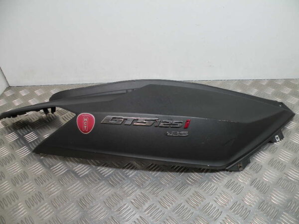Coque arrière gauche SYM GTS 125I  4t -2014-