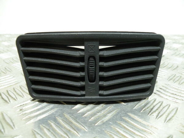 Grille d’aération de tablier SYM GTS 125I  4t -2014-