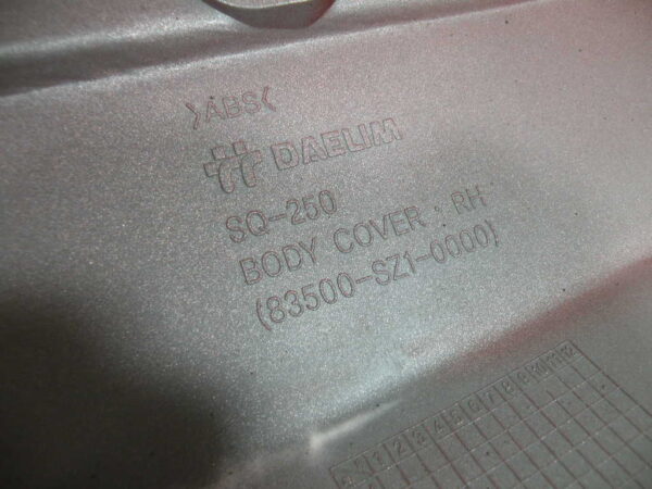 Coque arrière droite   DAELIM S2 125 4t -2010-