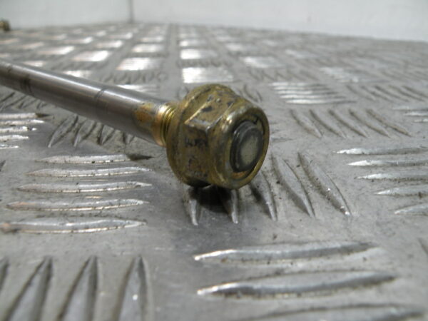Axe de roue avant  DAELIM S2 125 4t -2010-