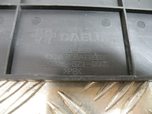 Trappe à batterie   DAELIM S2 125 4t -2010-