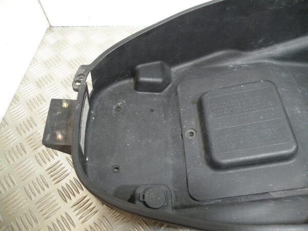 Coffre sous selle   DAELIM S2 125 4t -2006-