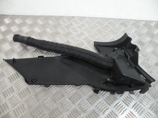 Cache sous selle gauche   DAELIM S2 125 4t -2006-