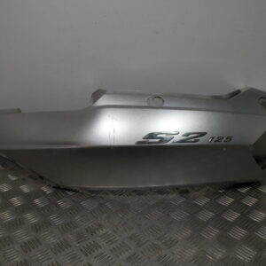Coque arrière gauche   DAELIM S2 125 4t -2006-